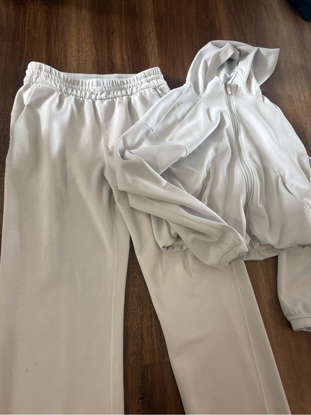 Lululemon Soft Stream Women’s Grey Tracksuit